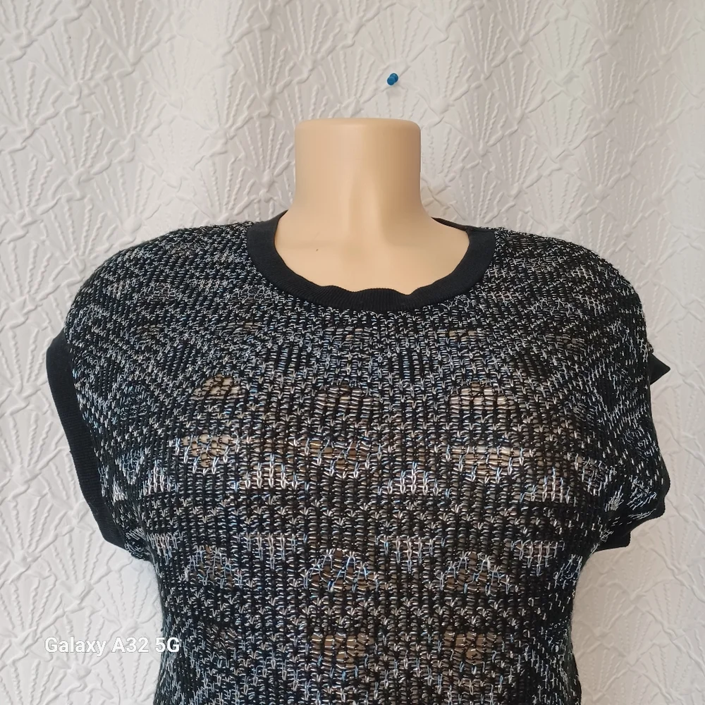 Zara Women Sz S Black and Gray Patterned Crop Top The label is missing, look at - Picture 4 of 12